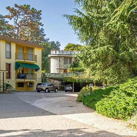 Apartment Relais Vittoriale - - By Host4u Gardone Riviera